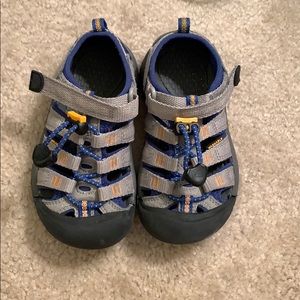 EUC Keen Unisex Newport H2 Water Shoe!